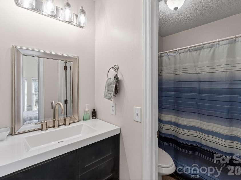 345 Northwest Drive, Davidson, NC 28036.  MLS# CAR4351722, YatesRealty ID 5015. 