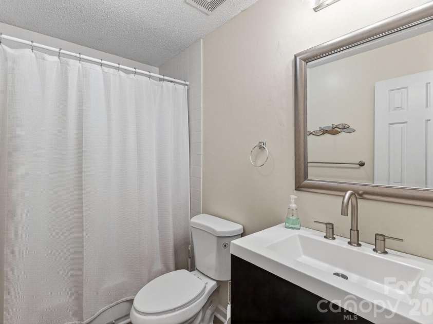345 Northwest Drive, Davidson, NC 28036.  MLS# CAR4351722, YatesRealty ID 5015. 