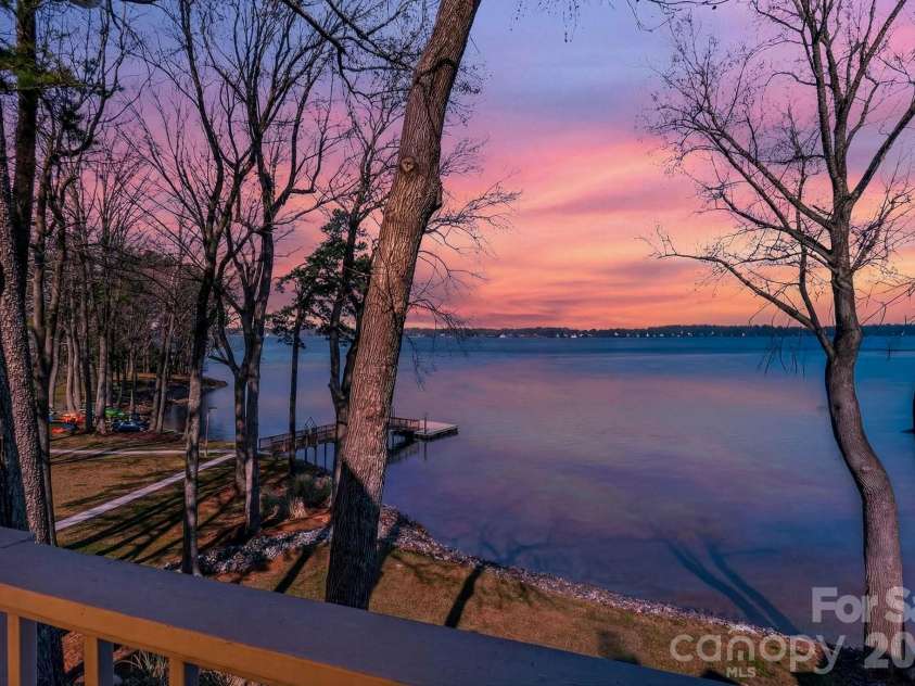 345 Northwest Drive, Davidson, NC 28036.  MLS# CAR4351722, YatesRealty ID 5015. 