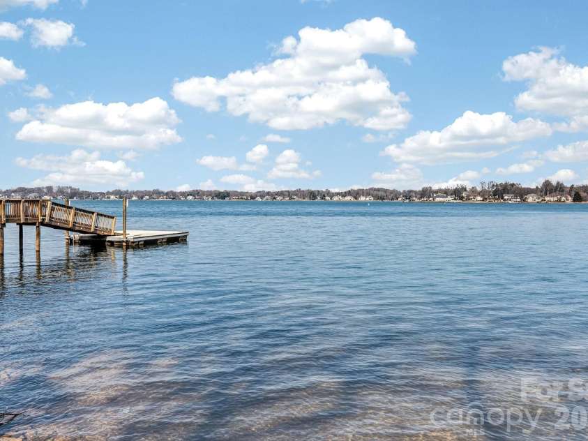 345 Northwest Drive, Davidson, NC 28036.  MLS# CAR4351722, YatesRealty ID 5015. 