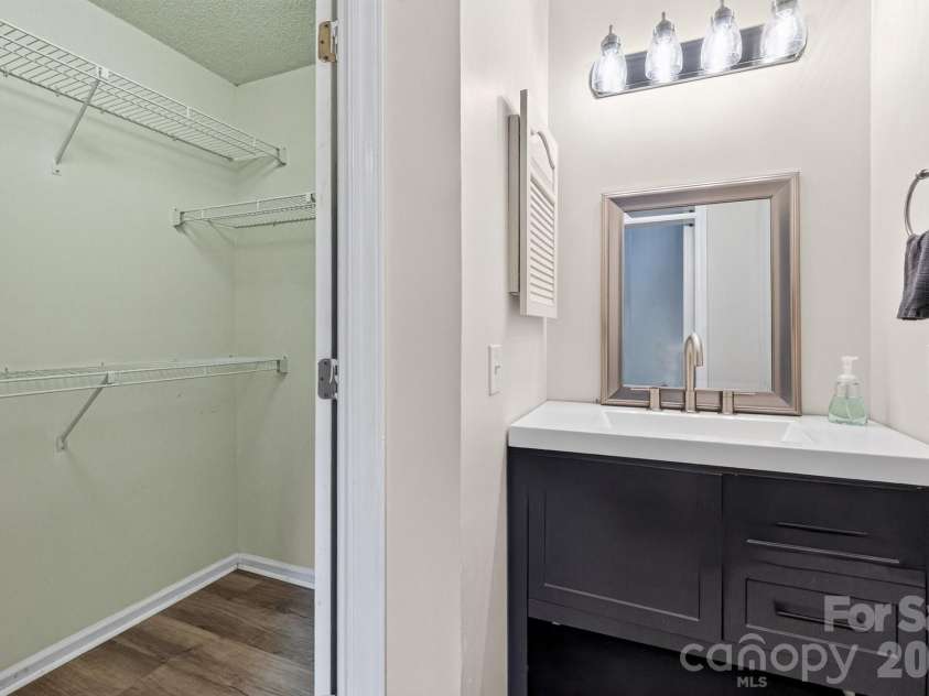 345 Northwest Drive, Davidson, NC 28036.  MLS# CAR4351722, YatesRealty ID 5015. 