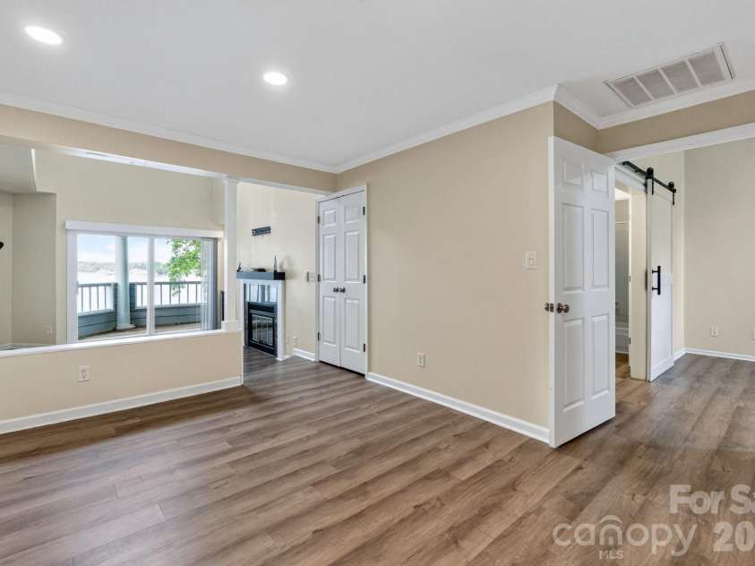 345 Northwest Drive, Davidson, NC 28036.  MLS# CAR4351722, YatesRealty ID 5015. 
