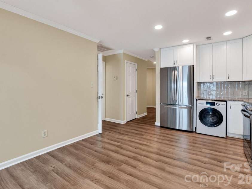 345 Northwest Drive, Davidson, NC 28036.  MLS# CAR4351722, YatesRealty ID 5015. 