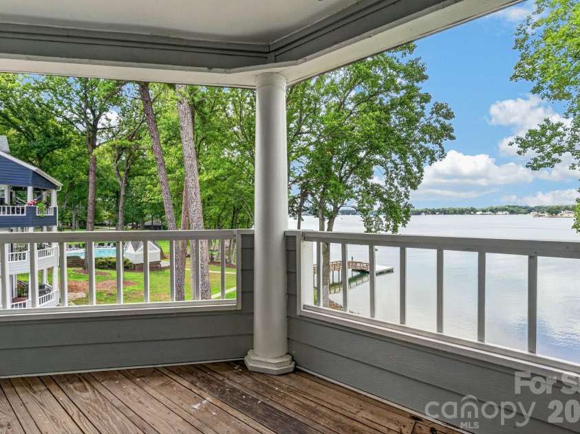 345 Northwest Drive, Davidson, NC 28036.  MLS# CAR4351722, YatesRealty ID 5015. 