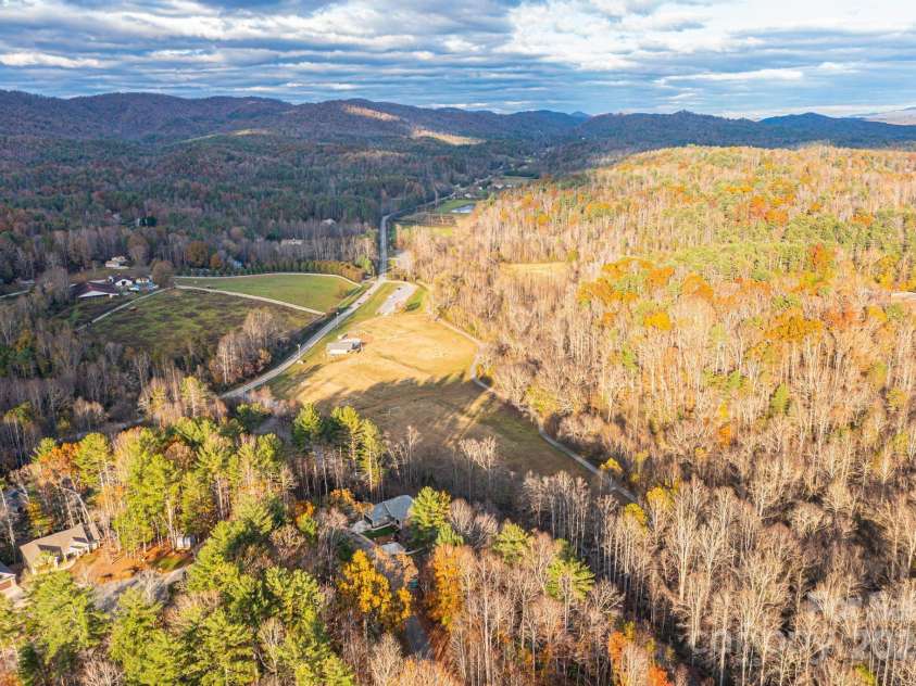 520 Park Way, Lenoir, NC 28645.  MLS# CAR4201888, YatesRealty ID 5015. 