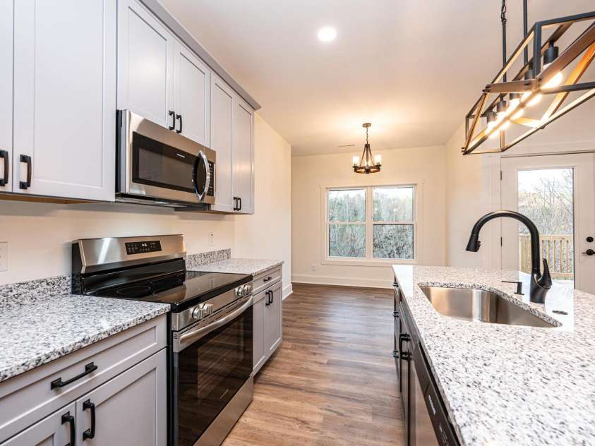 520 Park Way, Lenoir, NC 28645.  MLS# CAR4201888, YatesRealty ID 5015. 