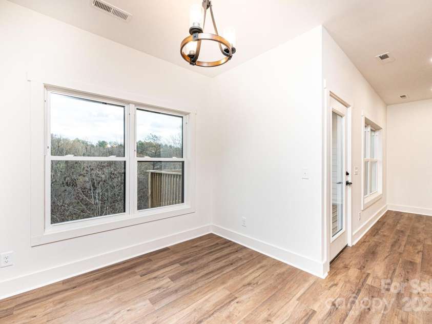 520 Park Way, Lenoir, NC 28645.  MLS# CAR4201888, YatesRealty ID 5015. 