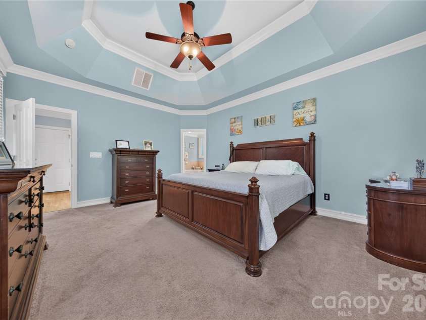 9605 White Hemlock Lane, Charlotte, NC 28270.  MLS# CAR4422399, YatesRealty ID 50151. Dramatic Tray Ceiling