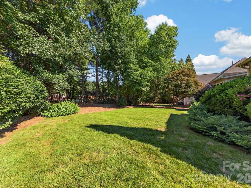 9605 White Hemlock Lane, Charlotte, NC 28270.  MLS# CAR4422399, YatesRealty ID 50151. Fenced Backyard