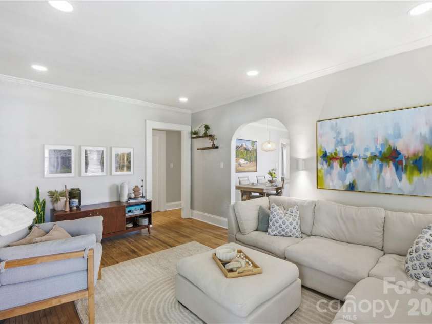 700 Woodruff Place, Charlotte, NC 28208.  MLS# CAR4422383, YatesRealty ID 50152. 