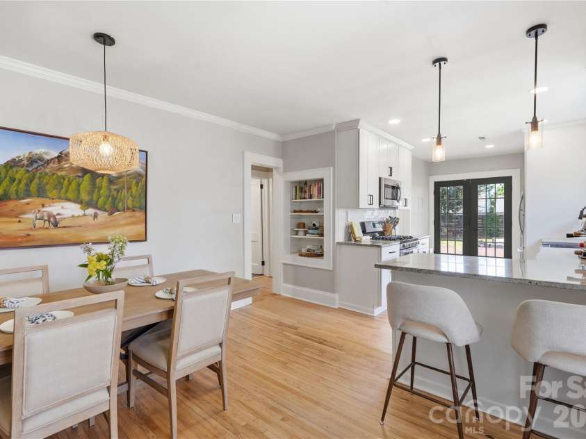 700 Woodruff Place, Charlotte, NC 28208.  MLS# CAR4422383, YatesRealty ID 50152. 