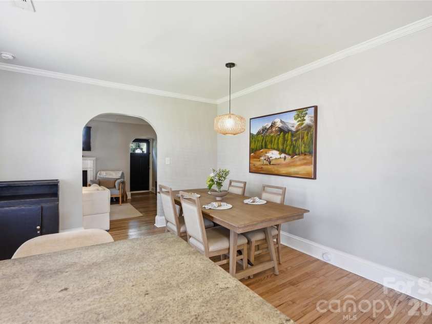 700 Woodruff Place, Charlotte, NC 28208.  MLS# CAR4422383, YatesRealty ID 50152. 