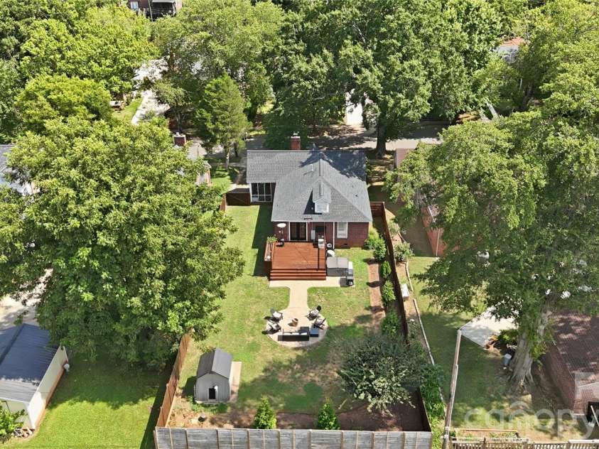 700 Woodruff Place, Charlotte, NC 28208.  MLS# CAR4422383, YatesRealty ID 50152. 