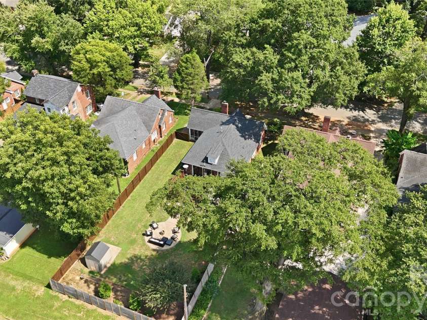 700 Woodruff Place, Charlotte, NC 28208.  MLS# CAR4422383, YatesRealty ID 50152. 