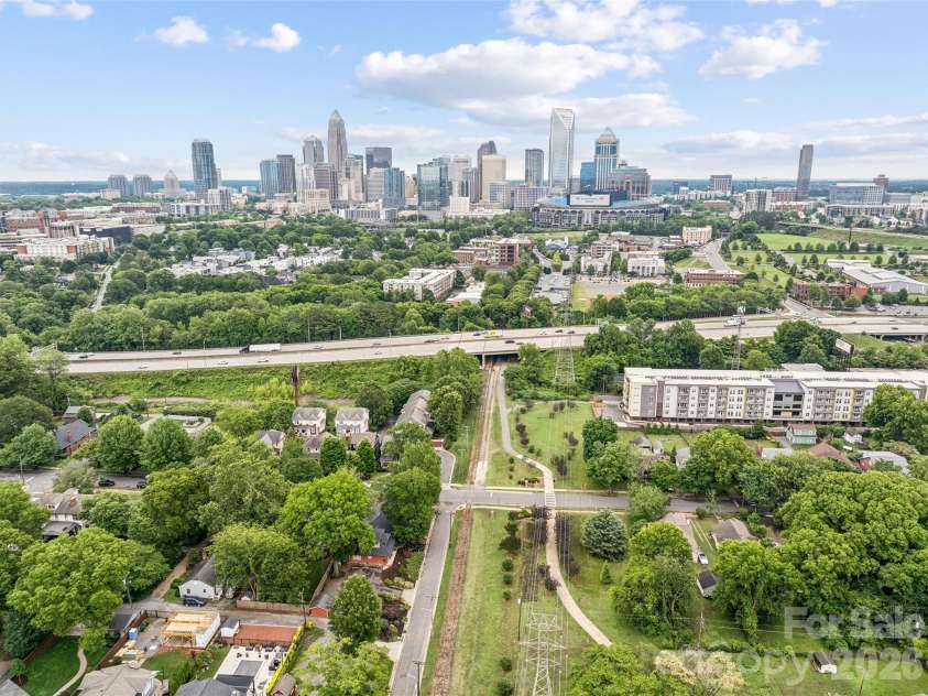 700 Woodruff Place, Charlotte, NC 28208.  MLS# CAR4422383, YatesRealty ID 50152. 