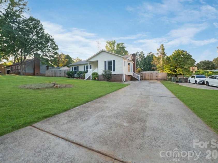 2508 Amity Avenue, Gastonia, NC 28054.  MLS# CAR4422420, YatesRealty ID 50153. 