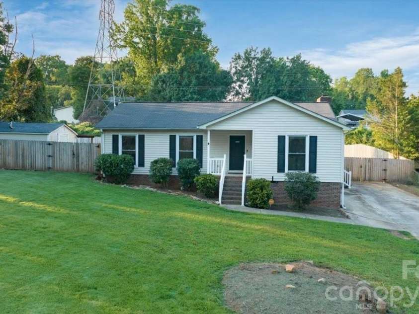 2508 Amity Avenue, Gastonia, NC 28054.  MLS# CAR4422420, YatesRealty ID 50153. 