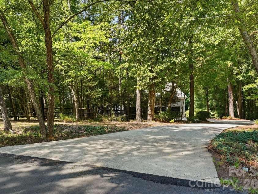1 Brigadoon Lane, Waxhaw, NC 28173.  MLS# CAR4422417, YatesRealty ID 50154. 