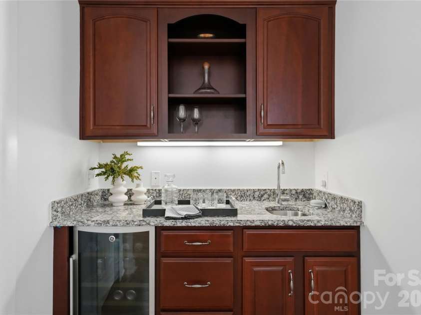 1 Brigadoon Lane, Waxhaw, NC 28173.  MLS# CAR4422417, YatesRealty ID 50154. 