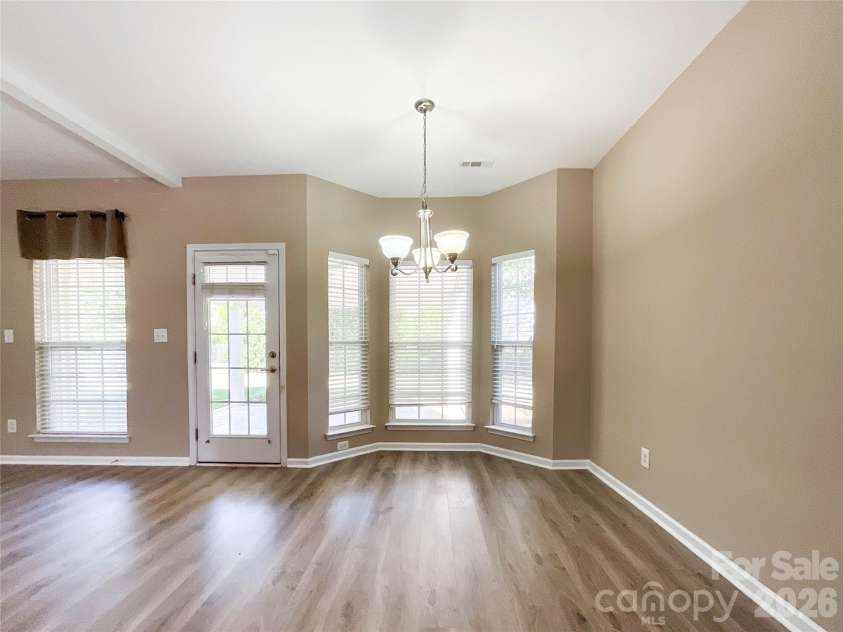 1112 Tranquil Falls Lane, Matthews, NC 28104.  MLS# CAR4422418, YatesRealty ID 50155. Breakfast Area