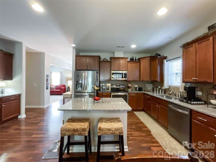 2005 Yellow Daisy Drive, Matthews, NC 28104.  MLS# CAR4422414, YatesRealty ID 50156. 