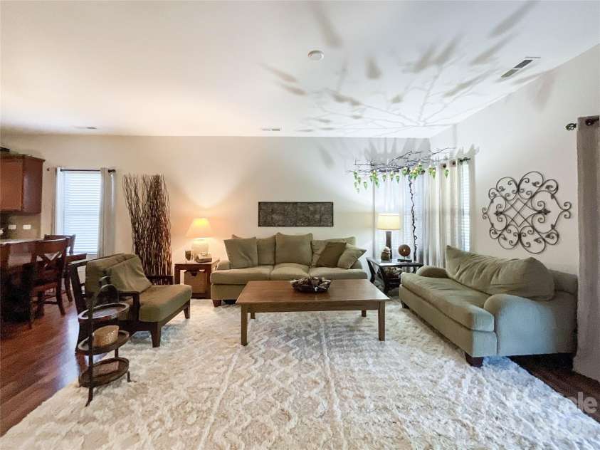 2005 Yellow Daisy Drive, Matthews, NC 28104.  MLS# CAR4422414, YatesRealty ID 50156. 
