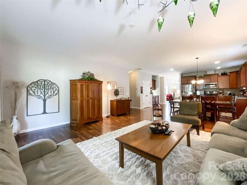 2005 Yellow Daisy Drive, Matthews, NC 28104.  MLS# CAR4422414, YatesRealty ID 50156. 