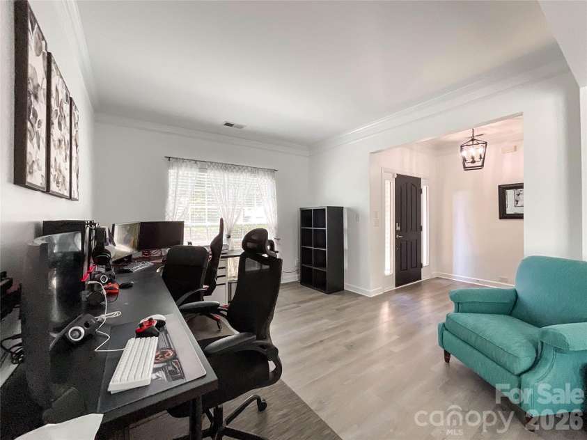 6019 Grassy Knoll Circle, Matthews, NC 28104.  MLS# CAR4422466, YatesRealty ID 50157. 