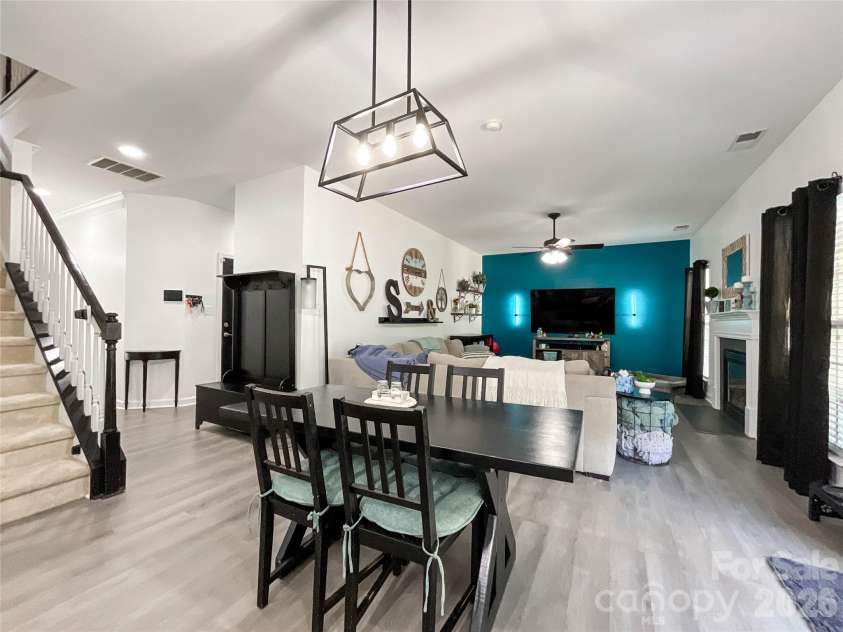 6019 Grassy Knoll Circle, Matthews, NC 28104.  MLS# CAR4422466, YatesRealty ID 50157. 