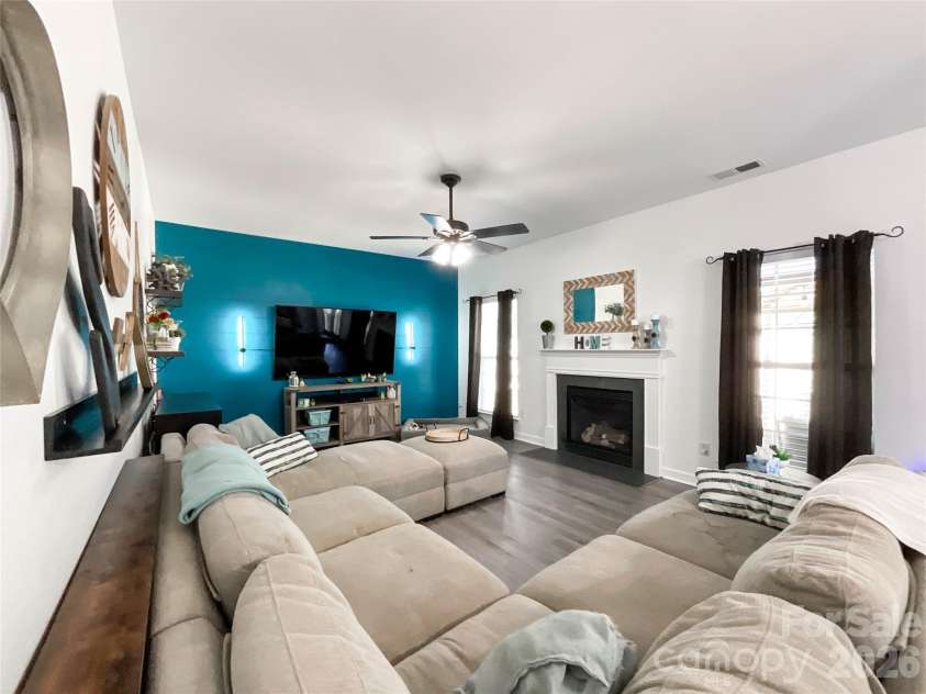 6019 Grassy Knoll Circle, Matthews, NC 28104.  MLS# CAR4422466, YatesRealty ID 50157. 