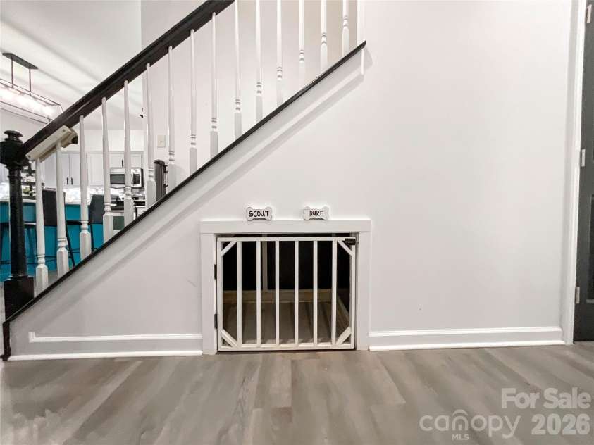 6019 Grassy Knoll Circle, Matthews, NC 28104.  MLS# CAR4422466, YatesRealty ID 50157. 
