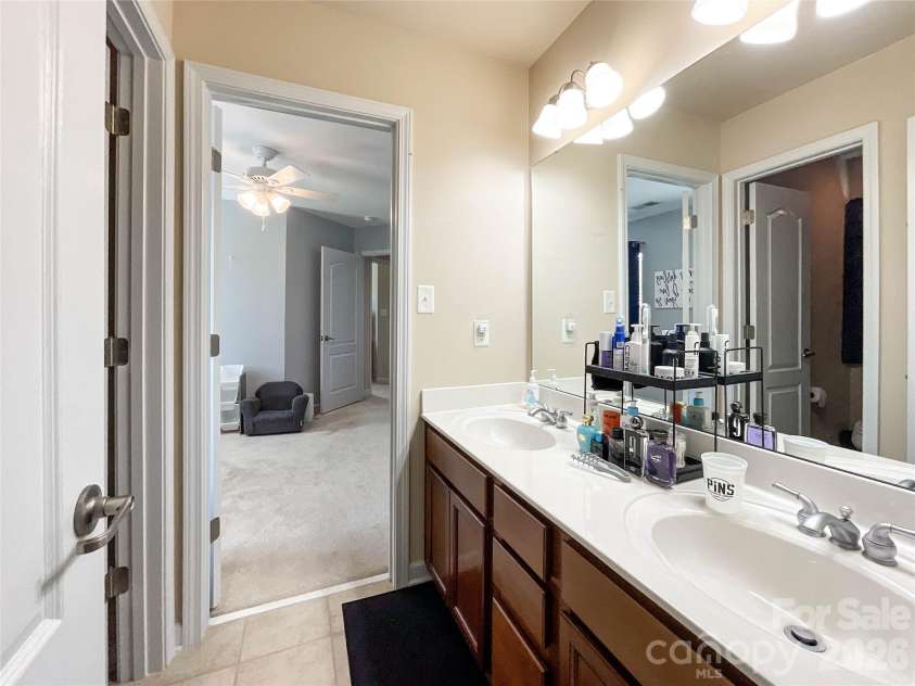 6019 Grassy Knoll Circle, Matthews, NC 28104.  MLS# CAR4422466, YatesRealty ID 50157. 