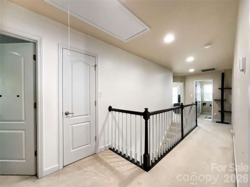 6019 Grassy Knoll Circle, Matthews, NC 28104.  MLS# CAR4422466, YatesRealty ID 50157. 