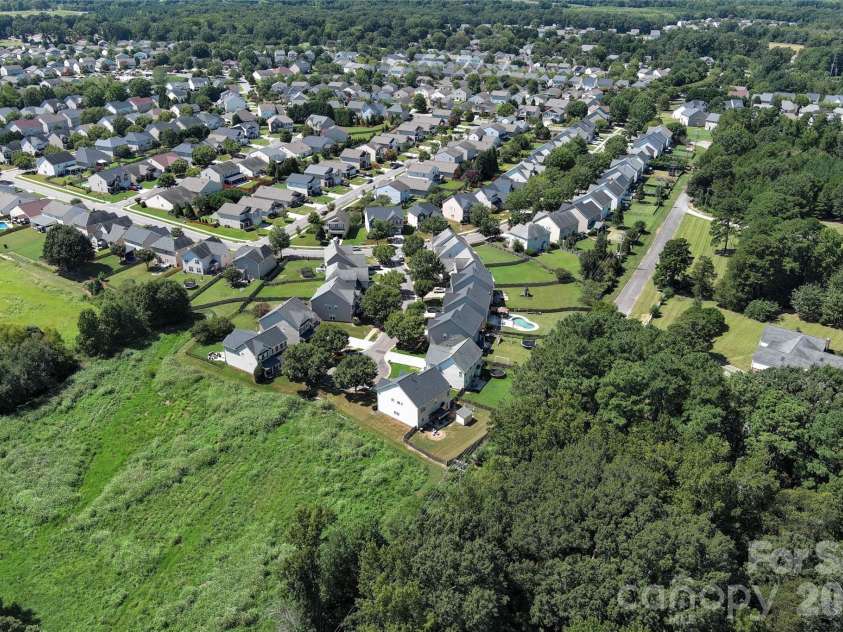 6019 Grassy Knoll Circle, Matthews, NC 28104.  MLS# CAR4422466, YatesRealty ID 50157. 