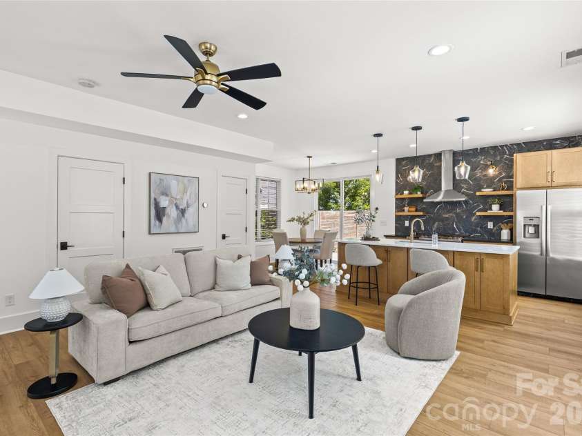 3120 Clemson Avenue, Charlotte, NC 28205.  MLS# CAR4422363, YatesRealty ID 50158. 