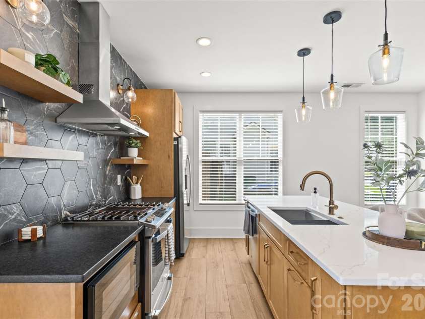 3120 Clemson Avenue, Charlotte, NC 28205.  MLS# CAR4422363, YatesRealty ID 50158. 
