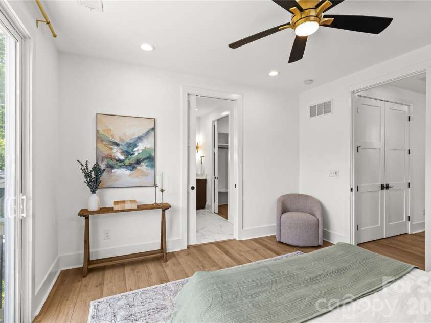 3120 Clemson Avenue, Charlotte, NC 28205.  MLS# CAR4422363, YatesRealty ID 50158. 