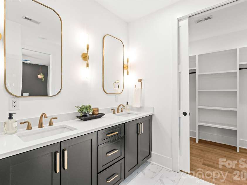3120 Clemson Avenue, Charlotte, NC 28205.  MLS# CAR4422363, YatesRealty ID 50158. 