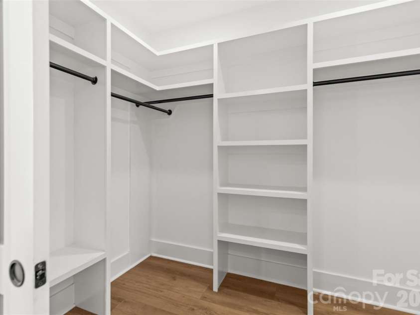 3120 Clemson Avenue, Charlotte, NC 28205.  MLS# CAR4422363, YatesRealty ID 50158. 