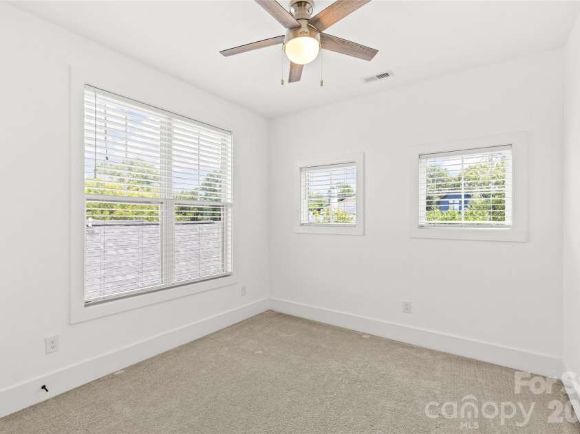 3120 Clemson Avenue, Charlotte, NC 28205.  MLS# CAR4422363, YatesRealty ID 50158. 