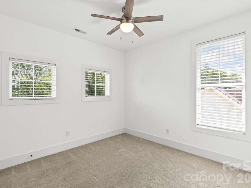3120 Clemson Avenue, Charlotte, NC 28205.  MLS# CAR4422363, YatesRealty ID 50158. 
