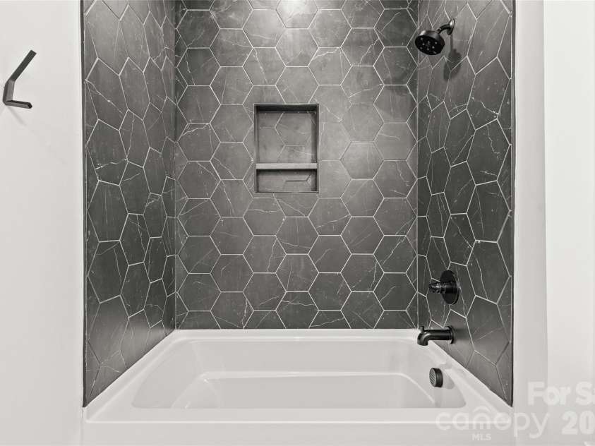 3120 Clemson Avenue, Charlotte, NC 28205.  MLS# CAR4422363, YatesRealty ID 50158. 