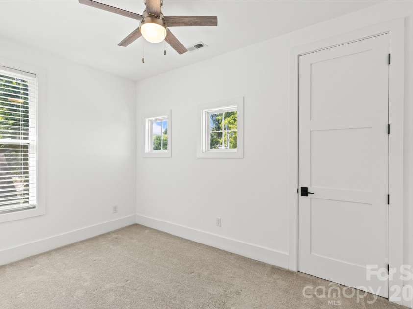 3120 Clemson Avenue, Charlotte, NC 28205.  MLS# CAR4422363, YatesRealty ID 50158. 