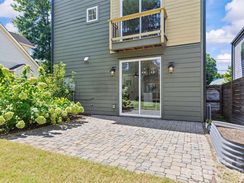 3120 Clemson Avenue, Charlotte, NC 28205.  MLS# CAR4422363, YatesRealty ID 50158. 