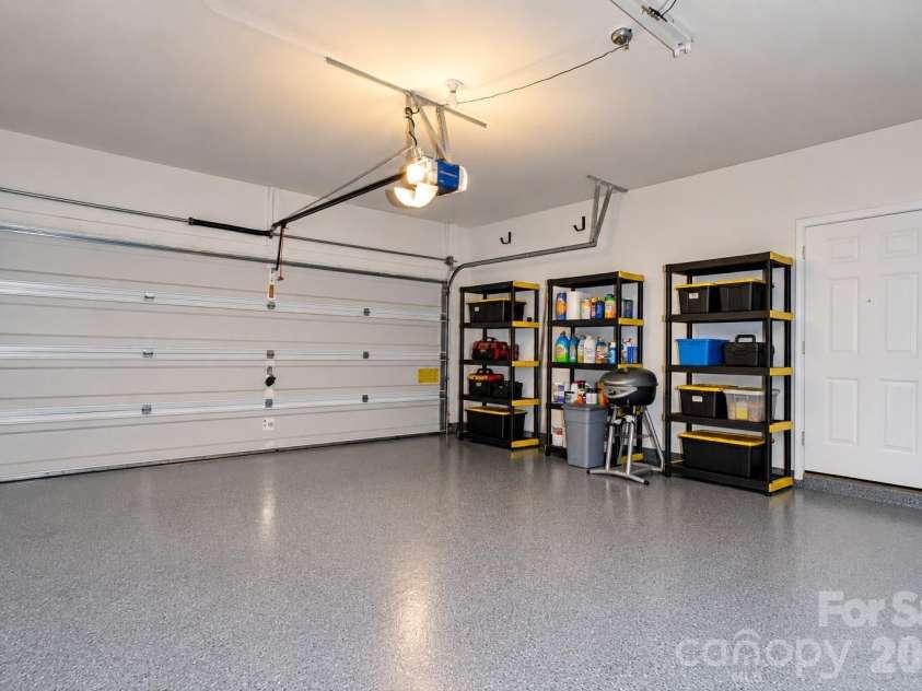 9612 Veronica Drive, Charlotte, NC 28215.  MLS# CAR4422577, YatesRealty ID 50159. 