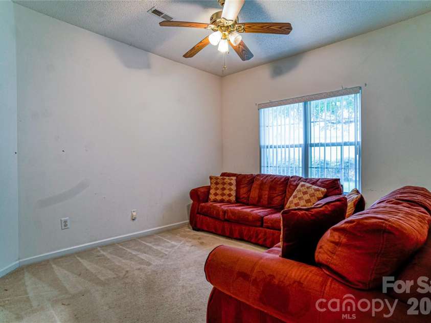 9612 Veronica Drive, Charlotte, NC 28215.  MLS# CAR4422577, YatesRealty ID 50159. Guest Bedroom 2