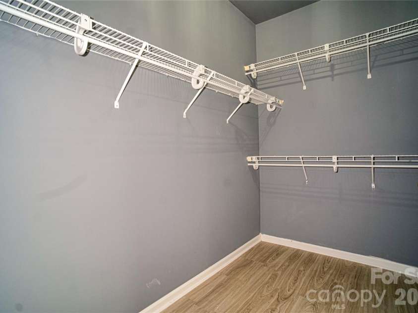 9612 Veronica Drive, Charlotte, NC 28215.  MLS# CAR4422577, YatesRealty ID 50159. Primary Walk In Closet