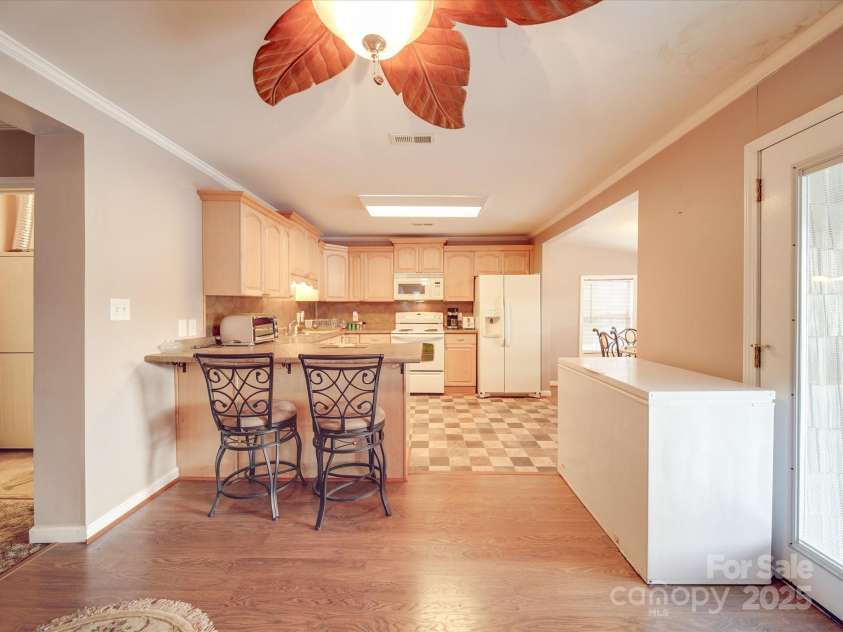2460 Cottage Lane, Liberty Hill, SC 29074.  MLS# CAR4231596, YatesRealty ID 5016. 