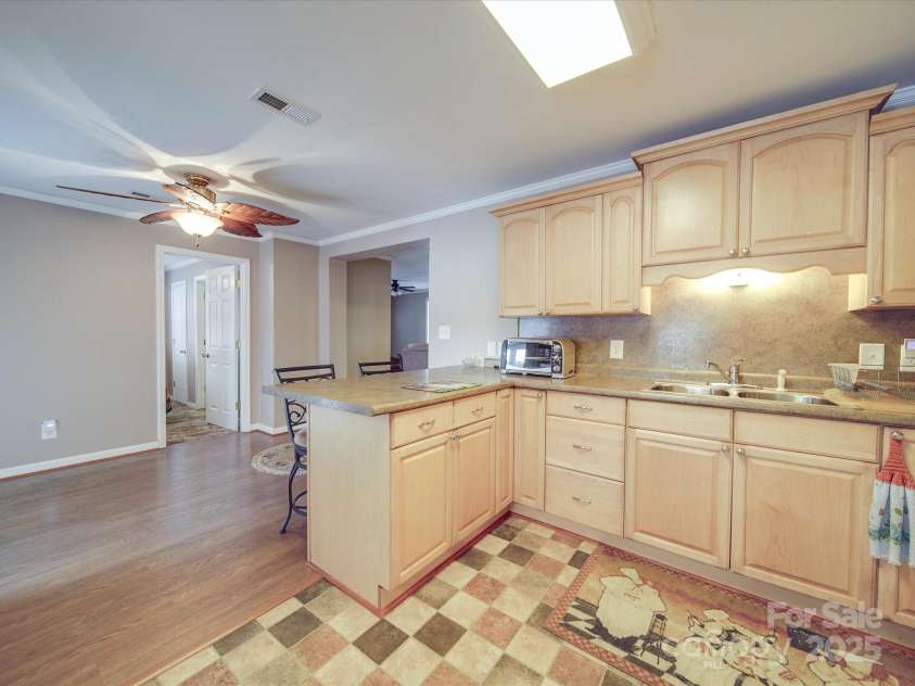 2460 Cottage Lane, Liberty Hill, SC 29074.  MLS# CAR4231596, YatesRealty ID 5016. 
