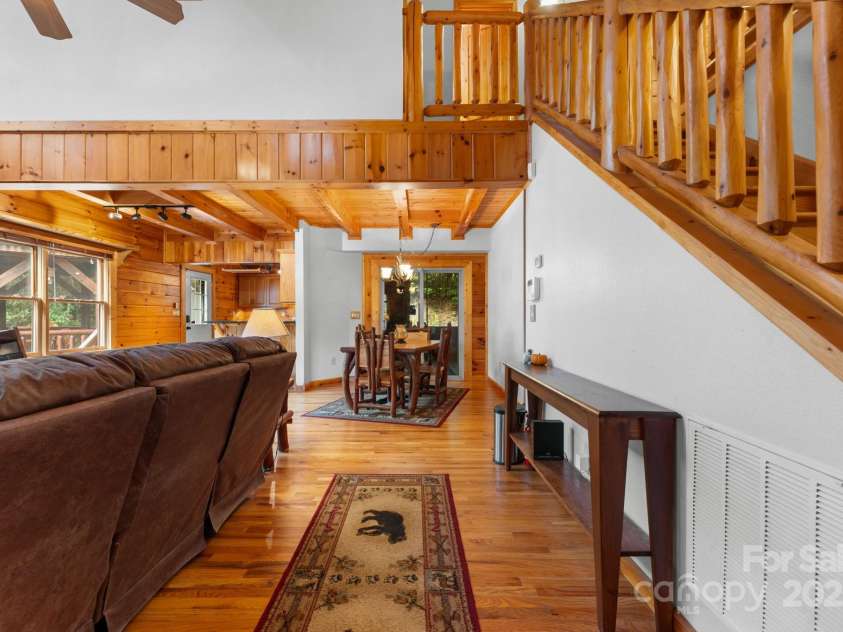 80 Slow Lane, Whittier, NC 28789.  MLS# CAR4307656, YatesRealty ID 5016. Foyer